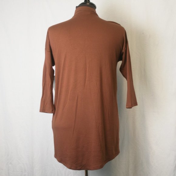 Lisette T-shirt with Choker Neckline - Picture 4 of 5
